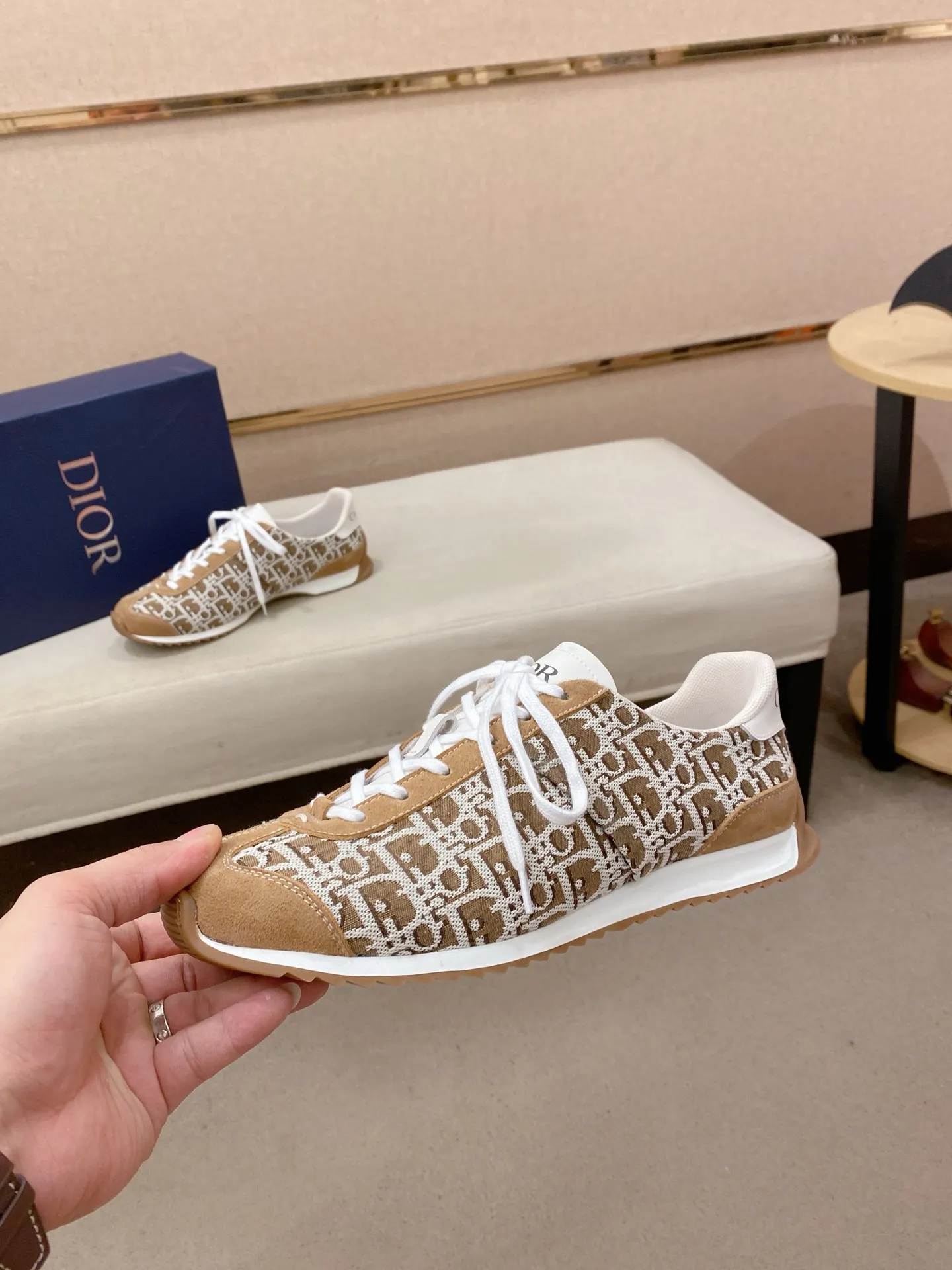 Men's shoes💰: 440💰Couple style💏 [Dior·Dior] New casual sports style men's shoes, new spring and summer design, perfect workmanship, lace-up lazy style to create wardrobe quality, upper: imported first-layer cowhide, mesh breathable lining soft and comfortable, ultra-light TPU wear-resistant outsole, simple, versatile fashion men's shoes, excellent color code number 35--44. (45,46 customized items are not returnable or exchangeable)